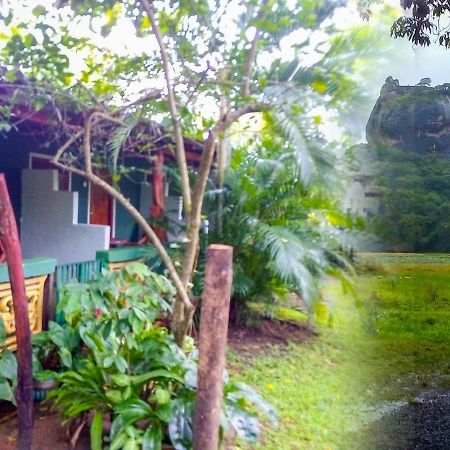 Bandula Home Stay Сігірія Екстер'єр фото